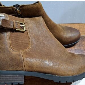 Rockport x Adidas size 7.5 Hydro Shield ankle boots